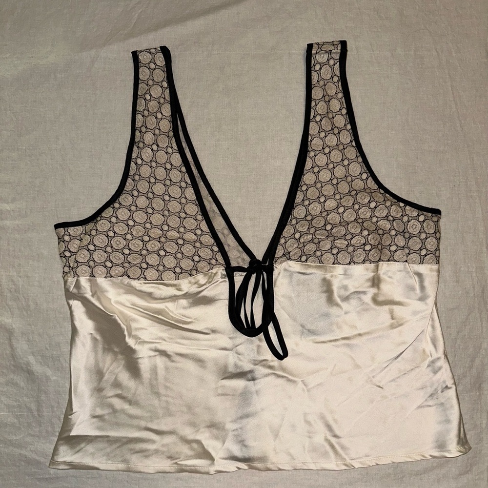 Chic Black and White Sleeveless Top